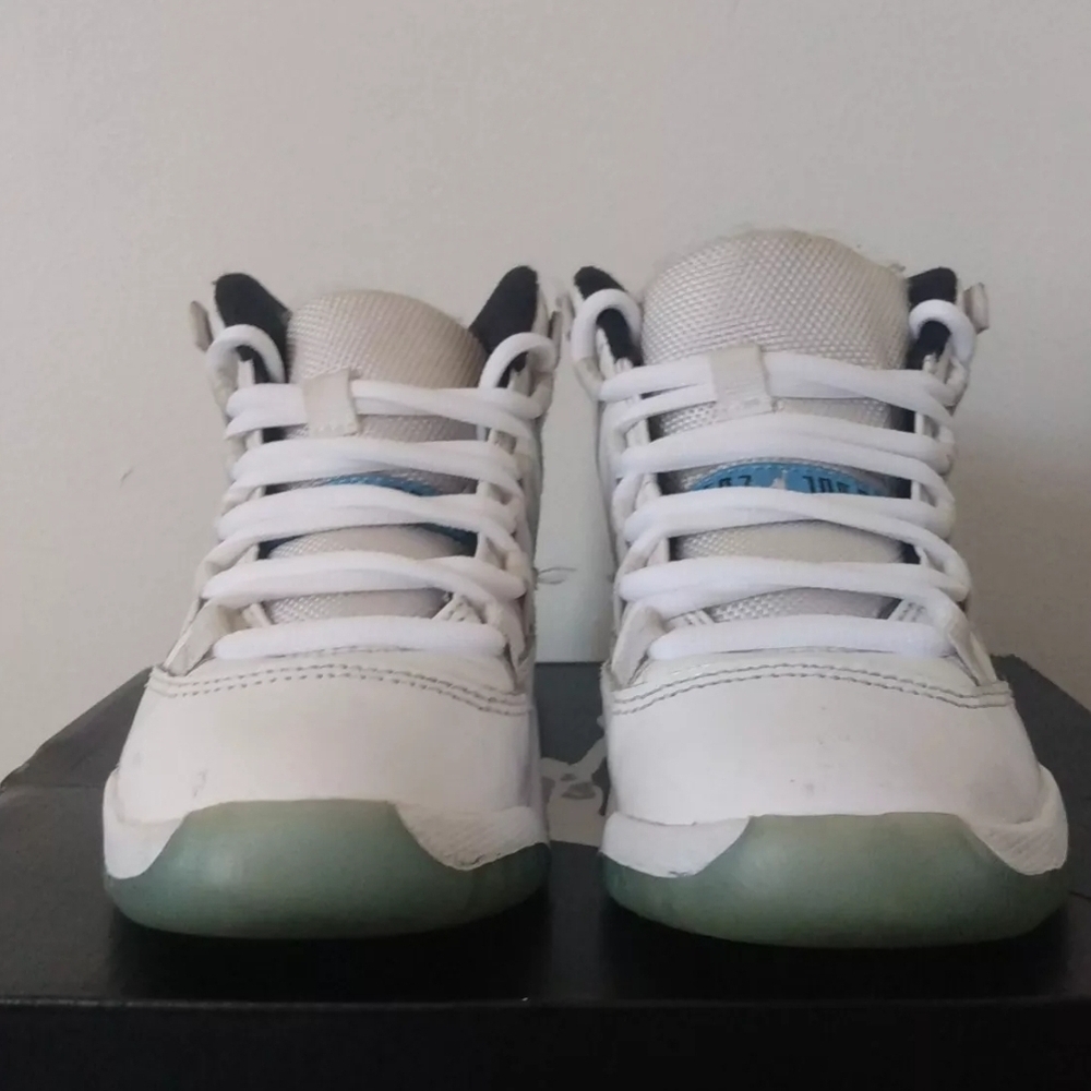Air Jordan 11 Retro Columbia Kids Size 11C